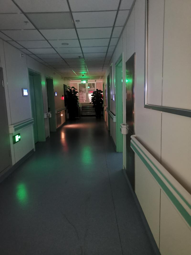 星河24小时医保取现回收：深夜里的救命稻草